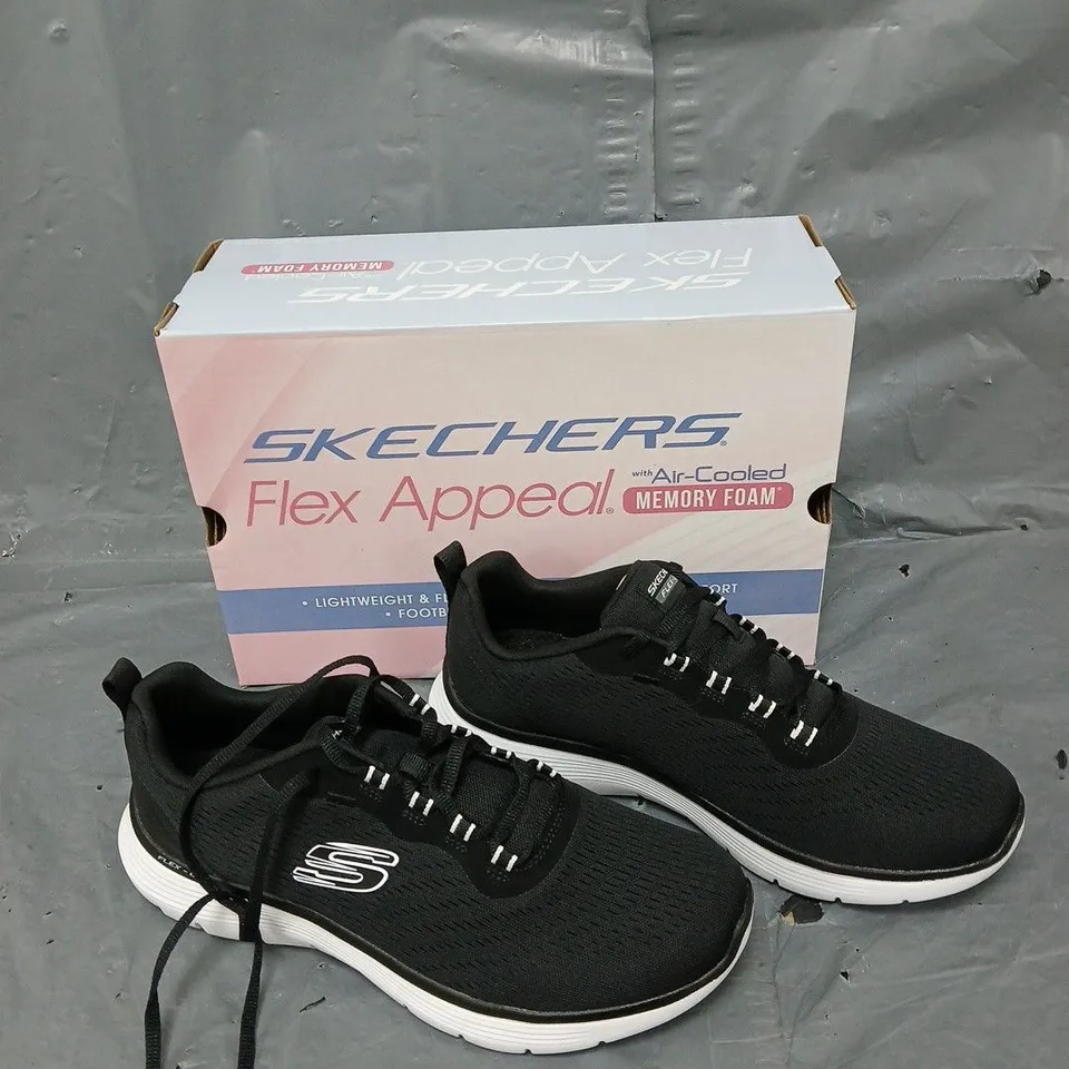 BOXED PAIR OF SKECHERS FLEX APPEAL LACE UP WOMENS TRAINERS UK 6