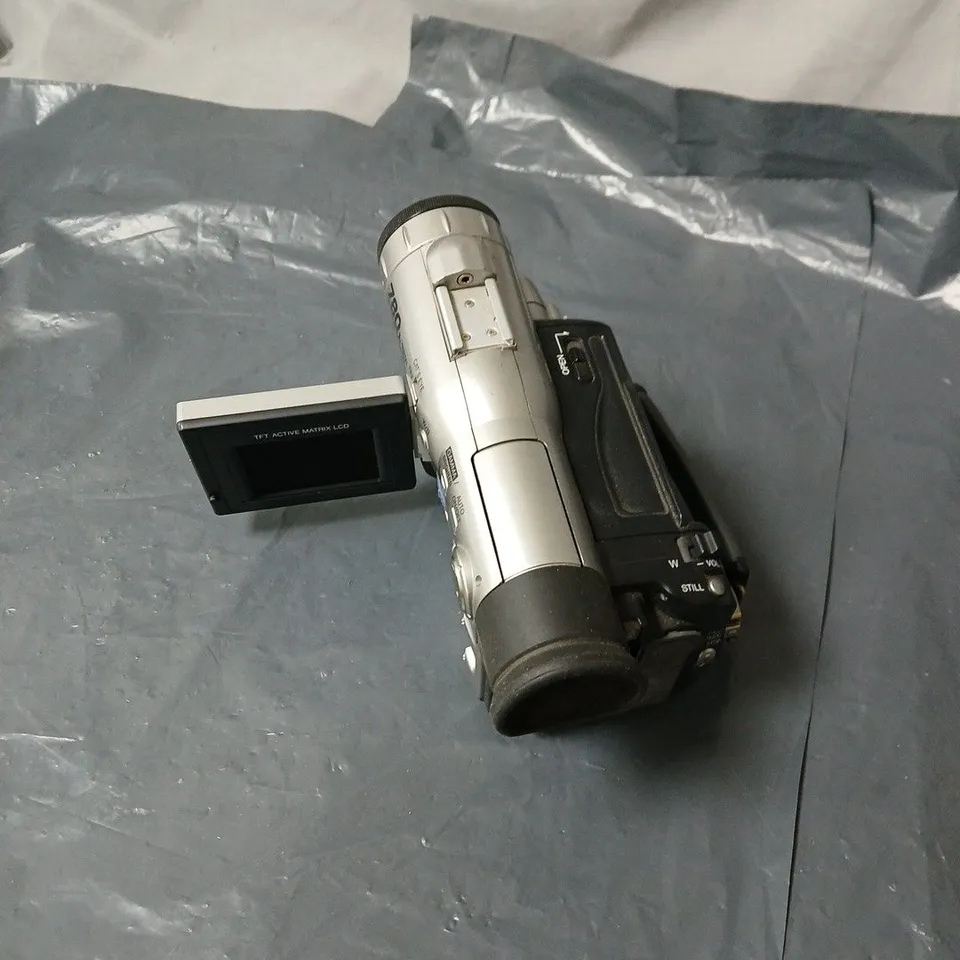 SHARP CAMCORDER – HANDHELD VIDEO CAMERA 