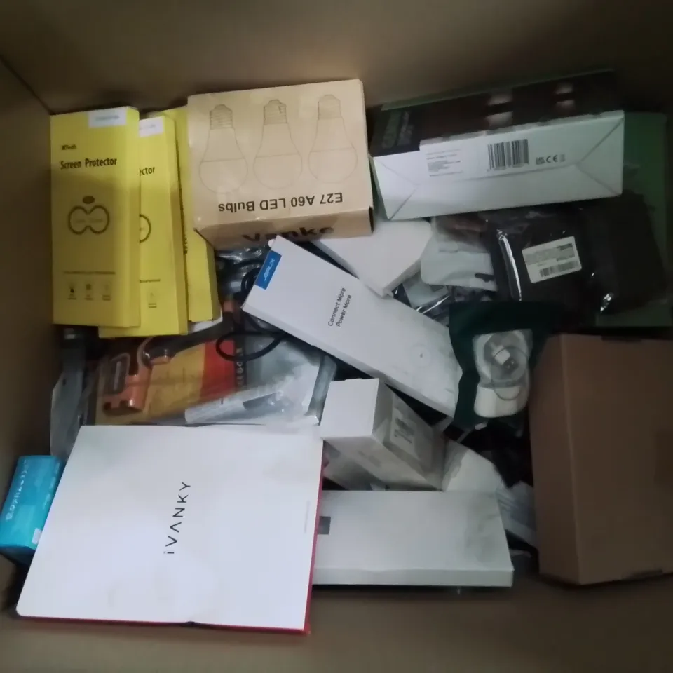 BOX CONTAINING LARGE AMOUNT OF BOXED ELECTRICAL ITEMS TO INCLUDE: 3D LAMP ILLUSION, WATER SLIDE, EARPHONES, ALARM CLOCKS, SOLAR LAMP ETC.