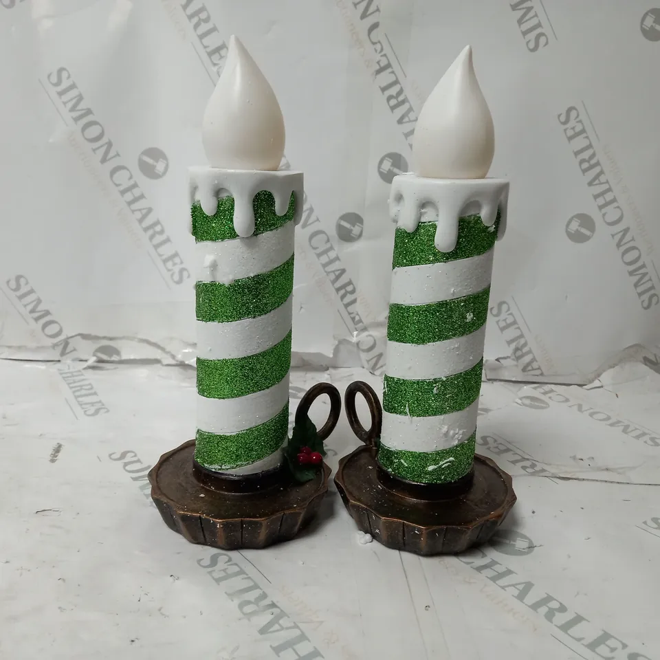 BOXED MR CHRISTMAS SET OF 2 RESIN CHAMBER CANDLE STICKS IN GREEN & WHITE