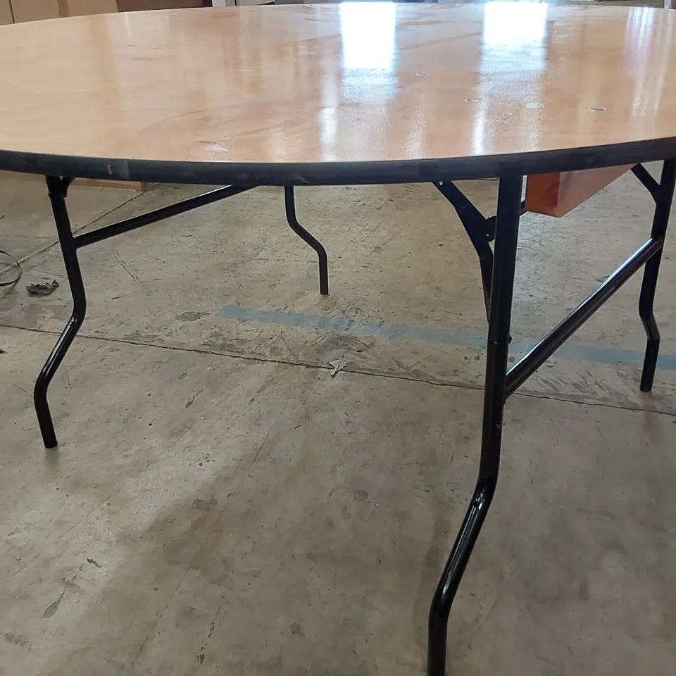 DESIGNER LARGE ROUND TABLE WITH FOLDABLE LEGS 