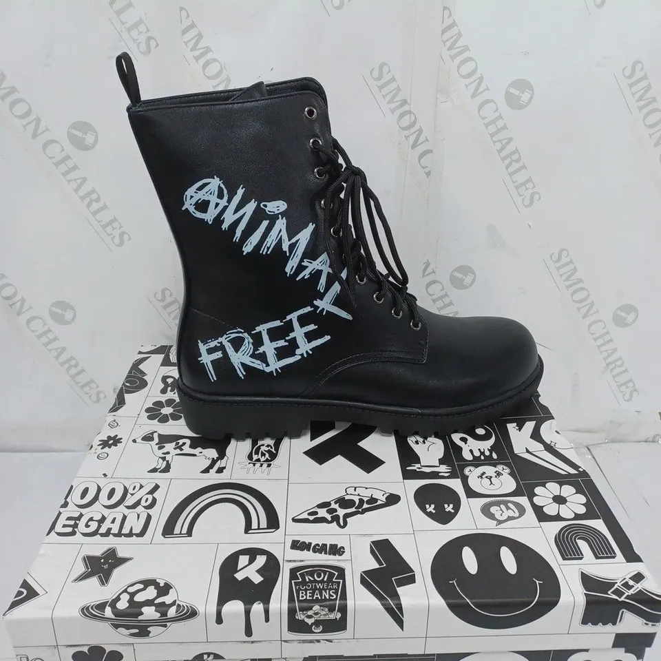 KOI FOOTWEAR MENS BLACK ANIMAL FREE MILITARY BOOTS SIZE 9