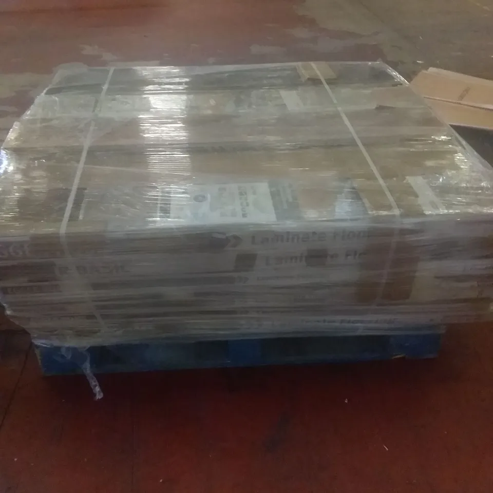 PALLET OF ASSORTED EGGER LAMINATE WOODEN FLOORING PIECES