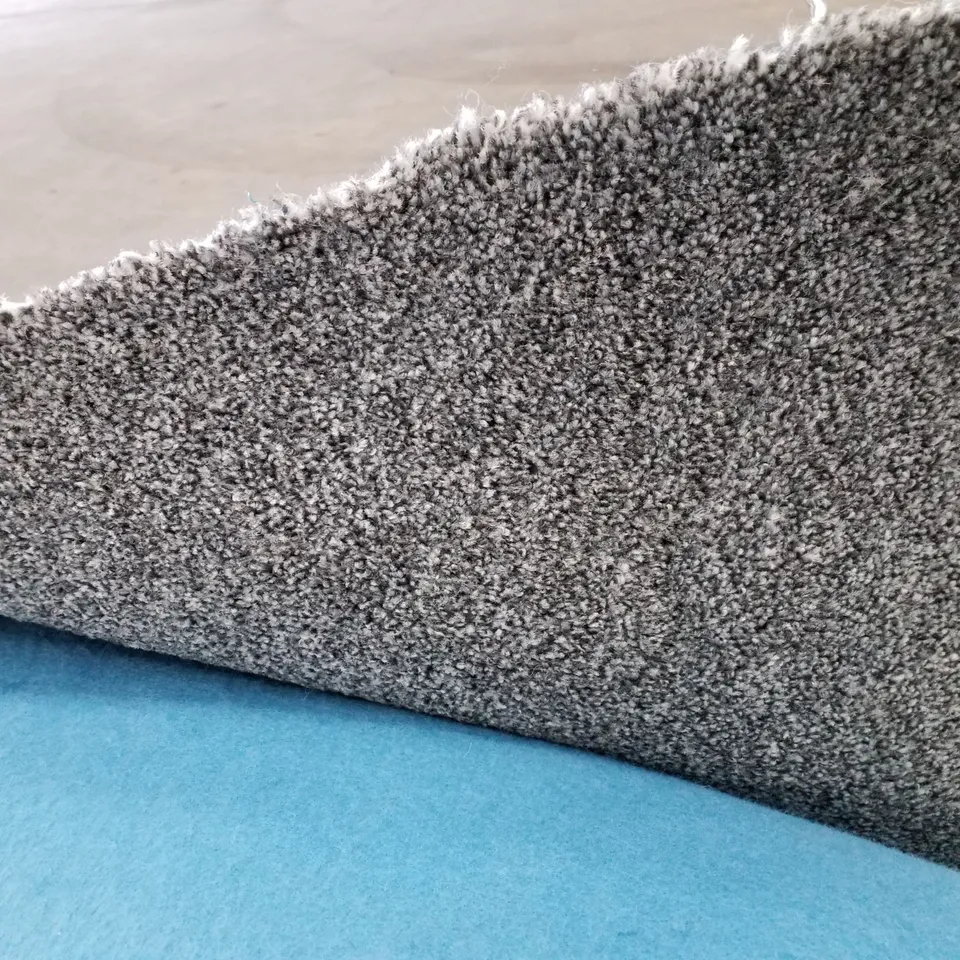 ROLL OF QUALITY SUPERTWIST UT CARPET APPROXIMATELY 5.25×4M