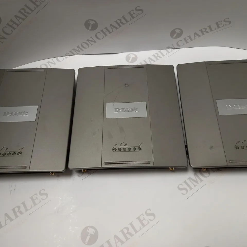 LOT OF APPROX 10 D-LINK DWL-8600AP WIRELESS DUAL‑BAND POE ACCESS POINT