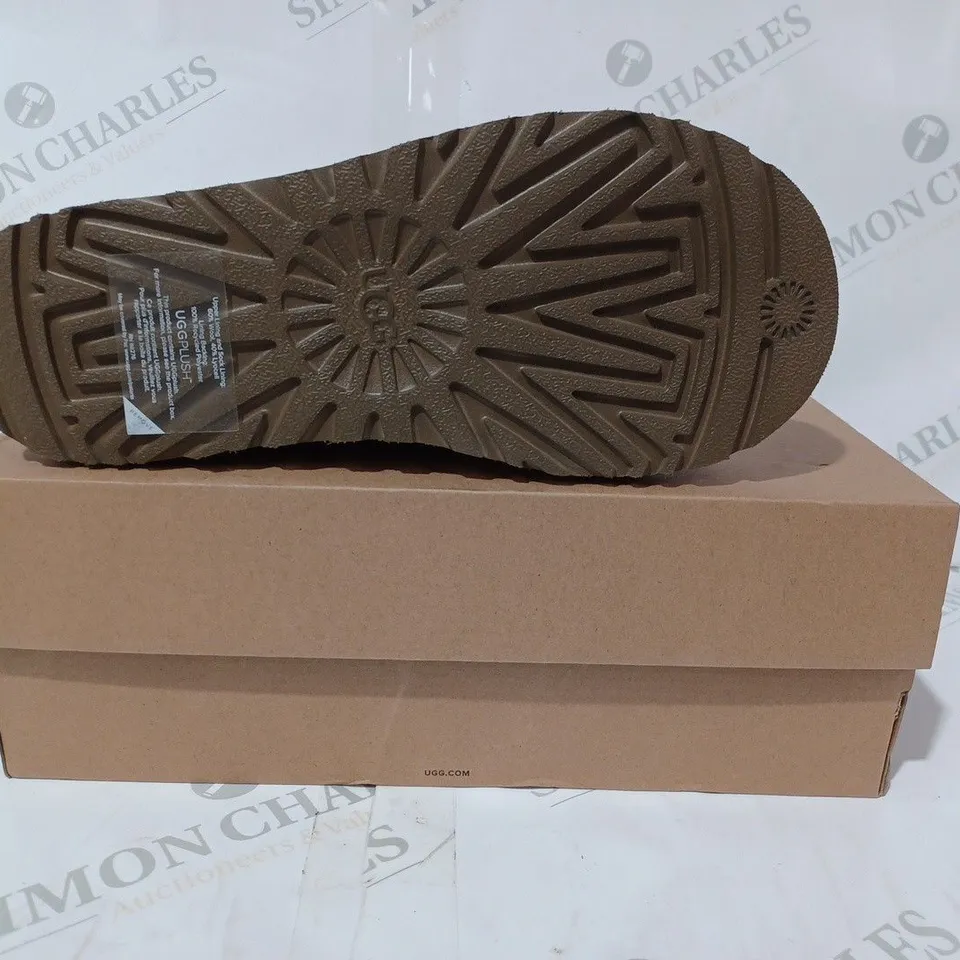 BOXED PAIR OF UGG TASMAN SHOES IN TAN UK SIZE 6