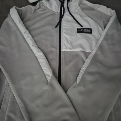 MCKENZIE HOODED JACKET IN LIGHT GREY/WHITE SIZE XL