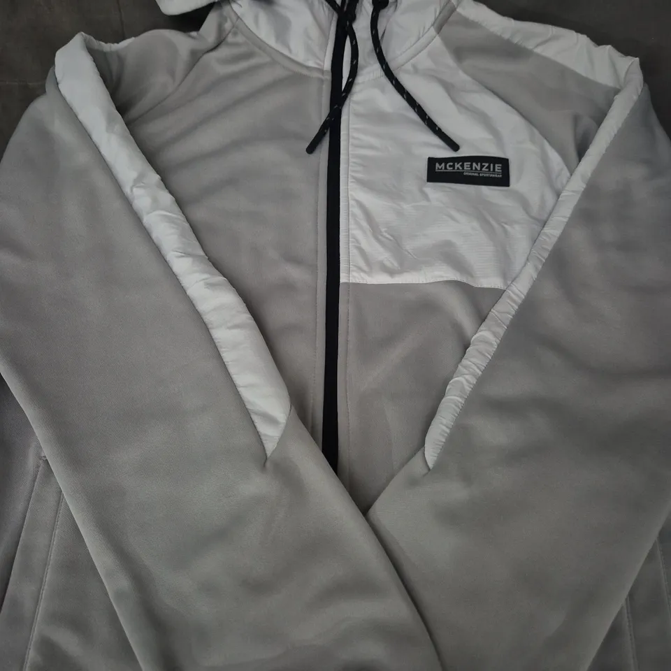 MCKENZIE HOODED JACKET IN LIGHT GREY/WHITE SIZE XL