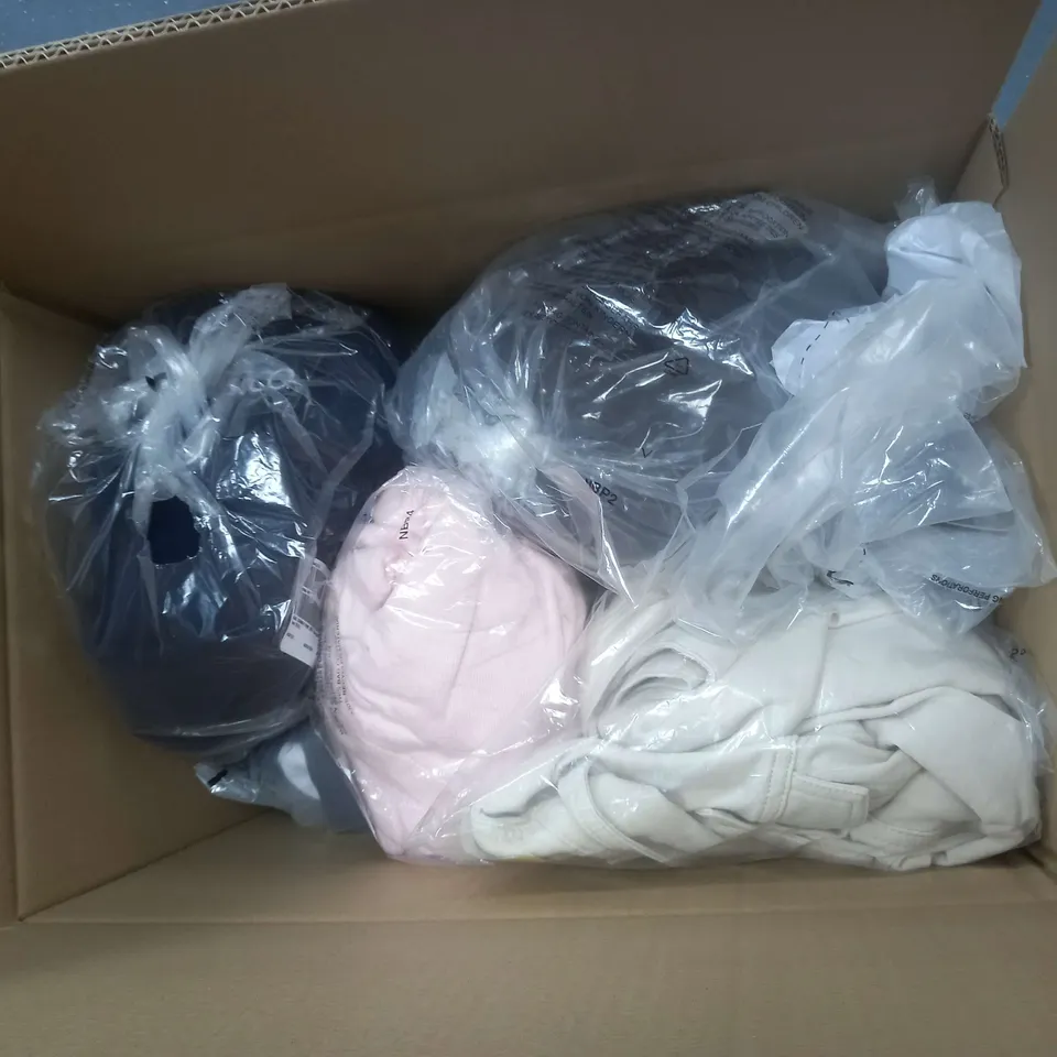 BOX OF 14 ASSORTED CLOTHING ITEMS TO INCLUDE: LEOPARD JUMPSUIT, WYNNE LAYERS BOTTOMS ETC