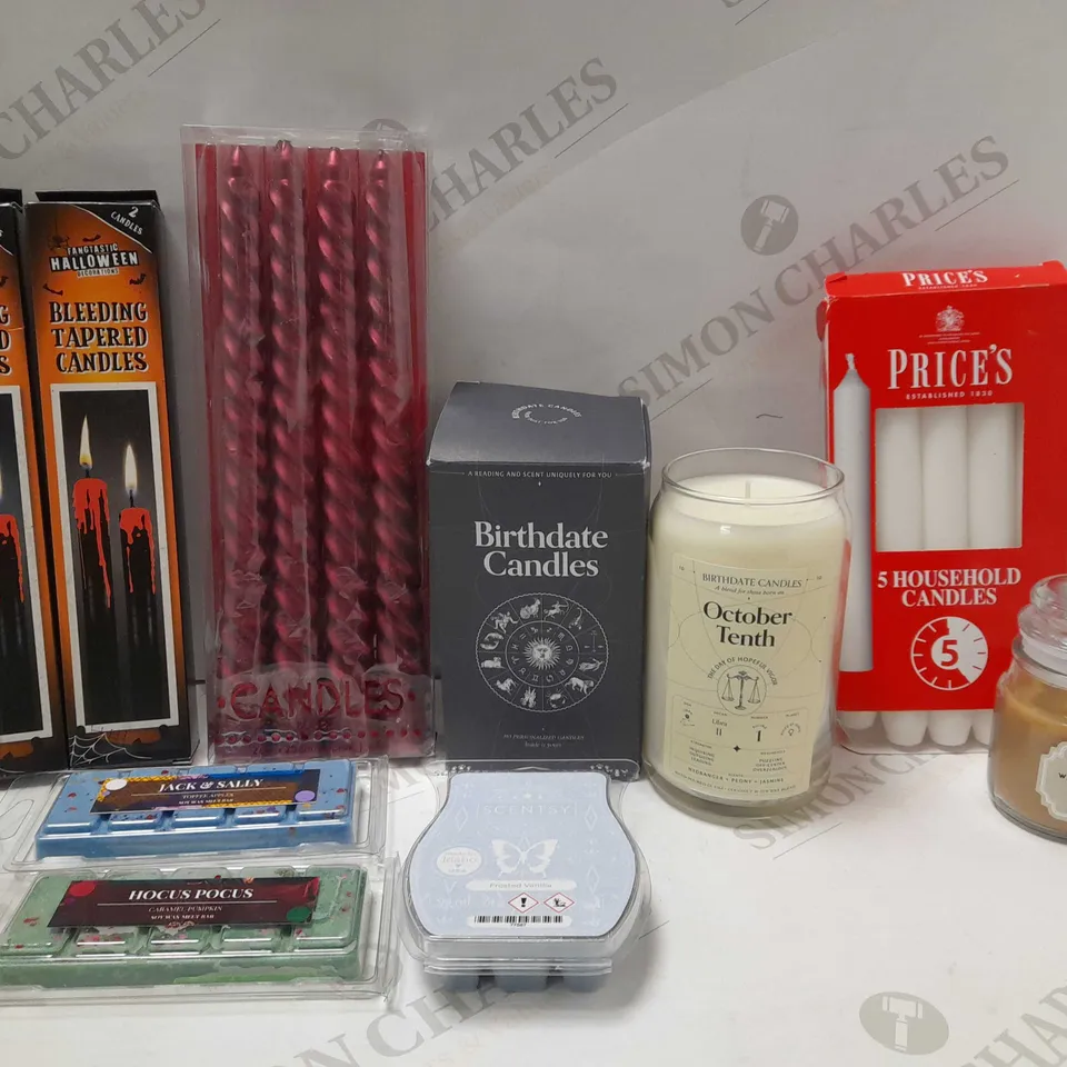 LOT OF APPROX 12 ASSORTED HOUSEHOLD ITEMS TO INCLUDE HALLOWEEN CANDLES, BIRTHDATE CANDLE, WARM APPLE PIE SCENTED CANDLE, ETC