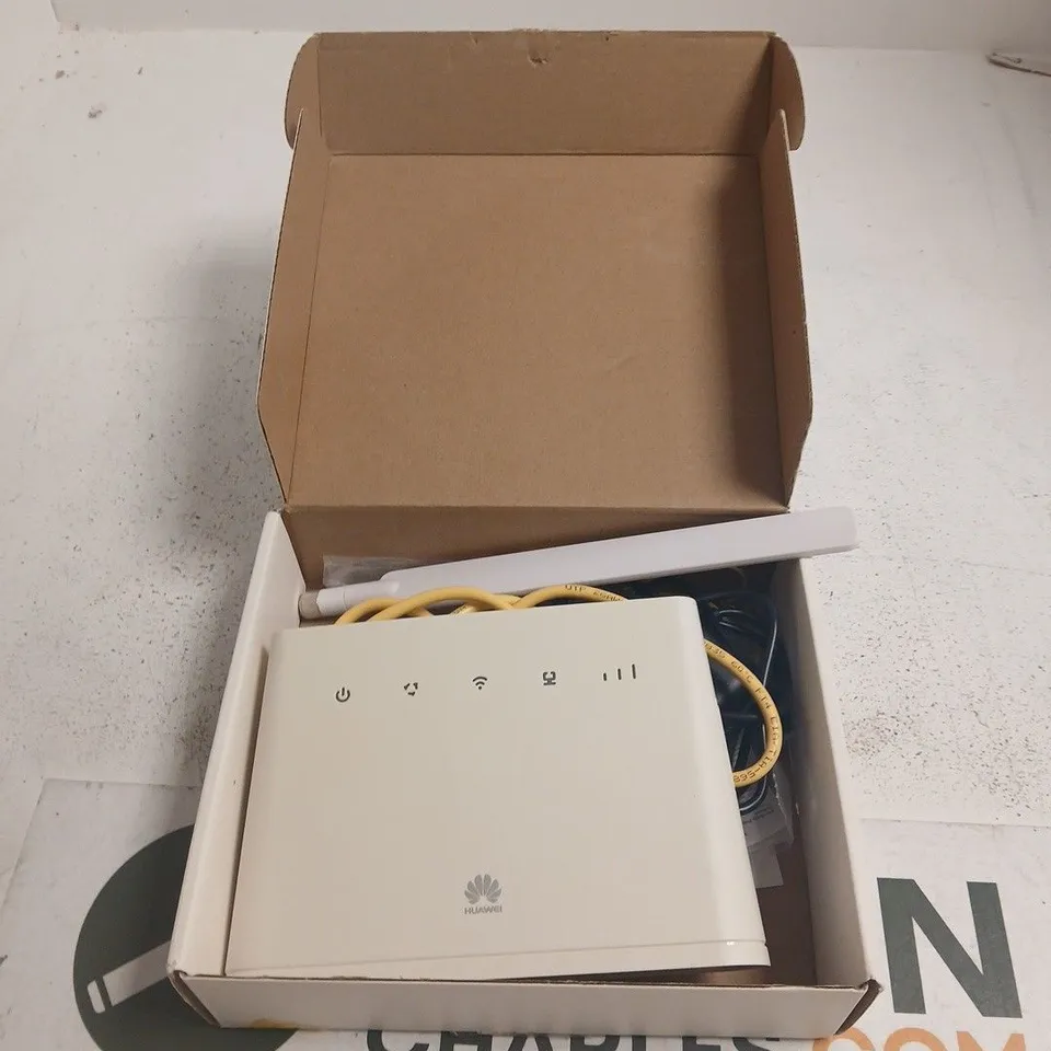 HUAWEI WIRELESS ROUTER – WHITE, BOXED (HOME NETWORKING & CONNECTIVITY)