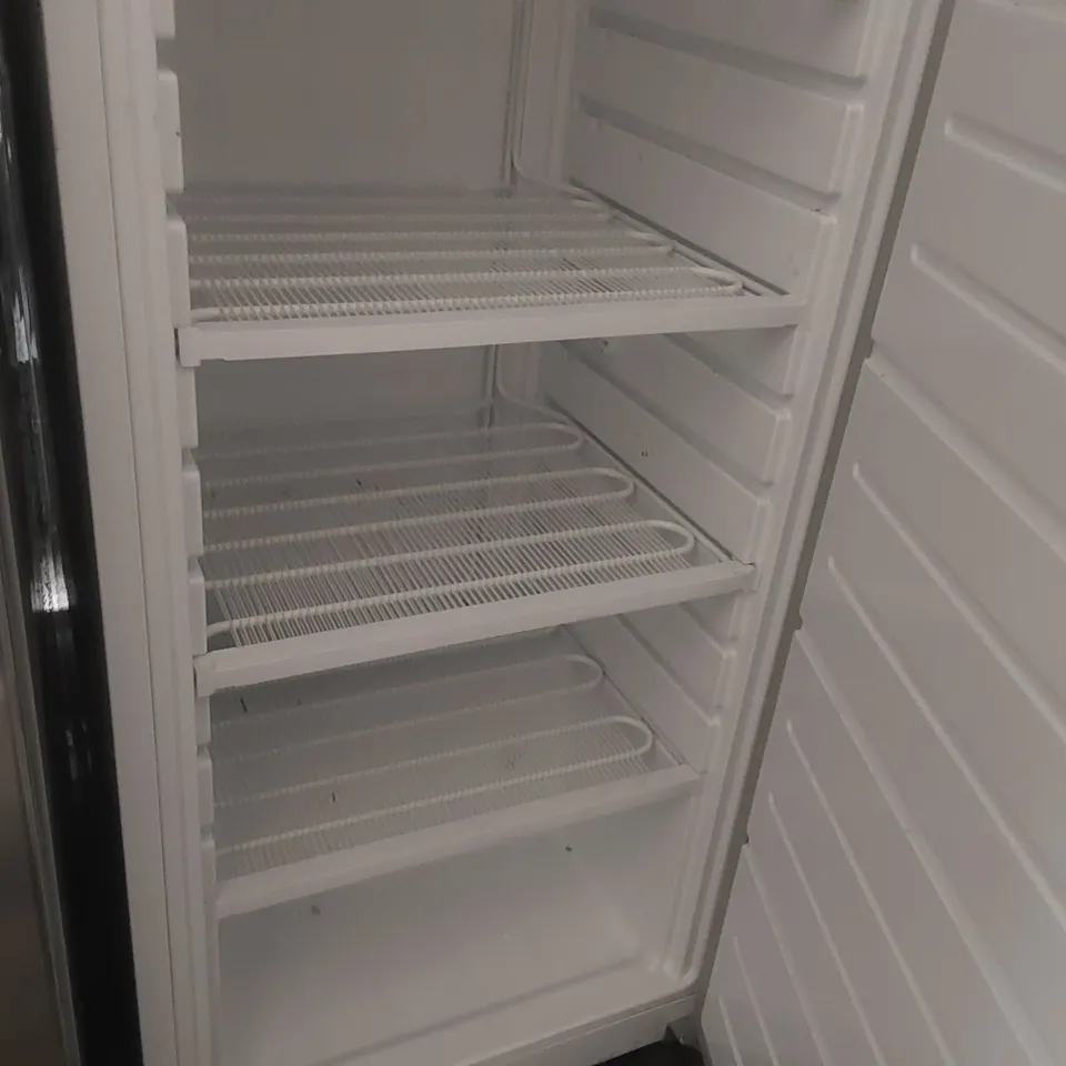 BLIZZARD COMMERCIAL TEMPERATURE CONTROLLED FOOD STORAGE CABINET