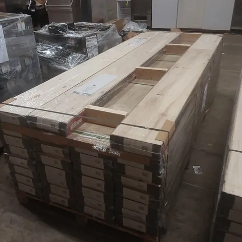 PALLET CONTAINING APPROXIMATELY 31x PACKS OF BRAND NEW KAHRS GRANDE MAISON OAK FLOORING - 2.91M² PP