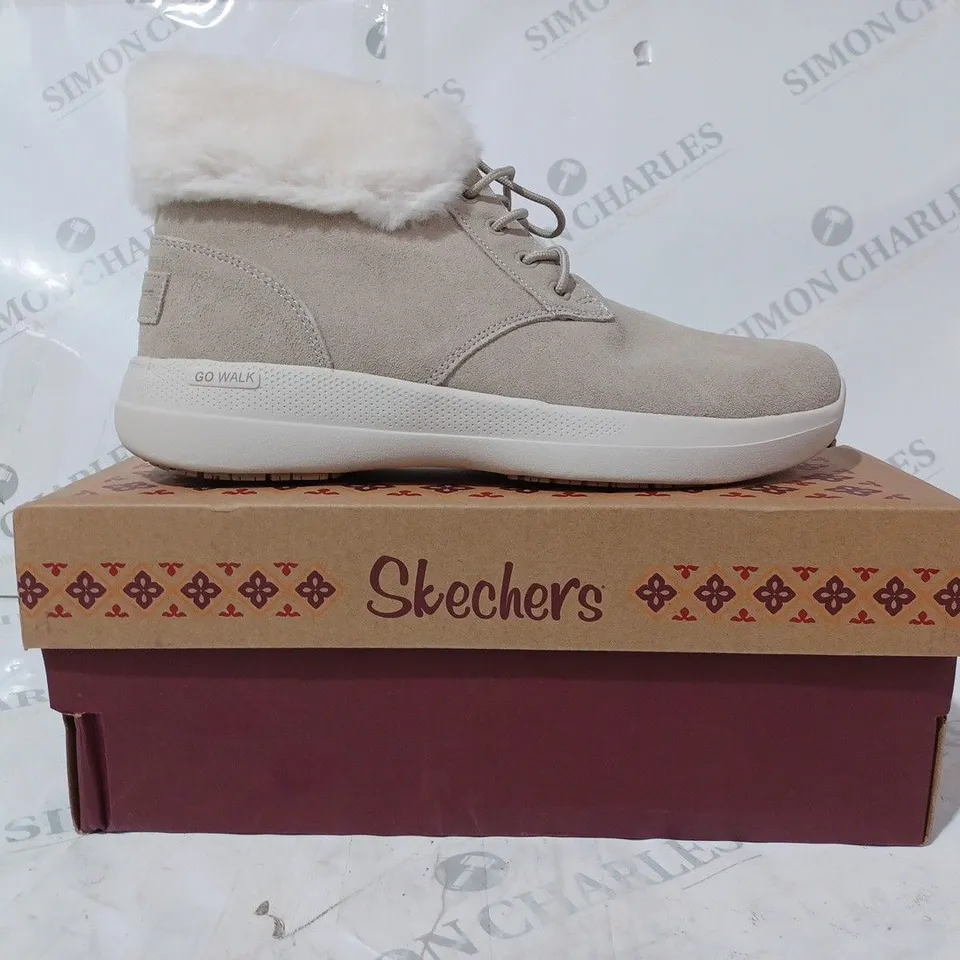 BOXED PAIR OF SKECHERS GO WALK SHOES IN TAUPE SIZE 5.5