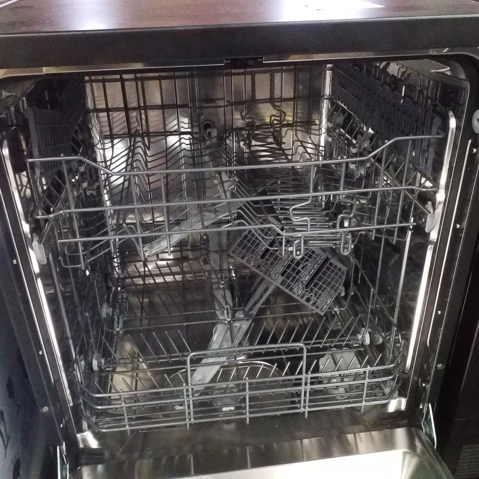 HISENSE HS622E90WUK FREESTANDING STANDARD DISHWASHER 85CM HIGH - E RATED , 24 X 23 X 33 INCHES (L X W X H) [ENERGY CLASS E] [ENERGY CLASS E] 