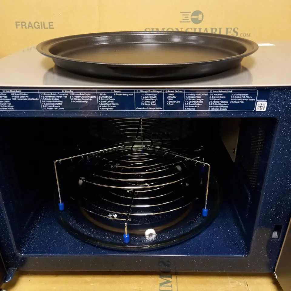 SAMSUNG "EASY VIEW" CONVECTION MICROWAVE OVEN WITH "HOTBLAST" TECHNOLOGY