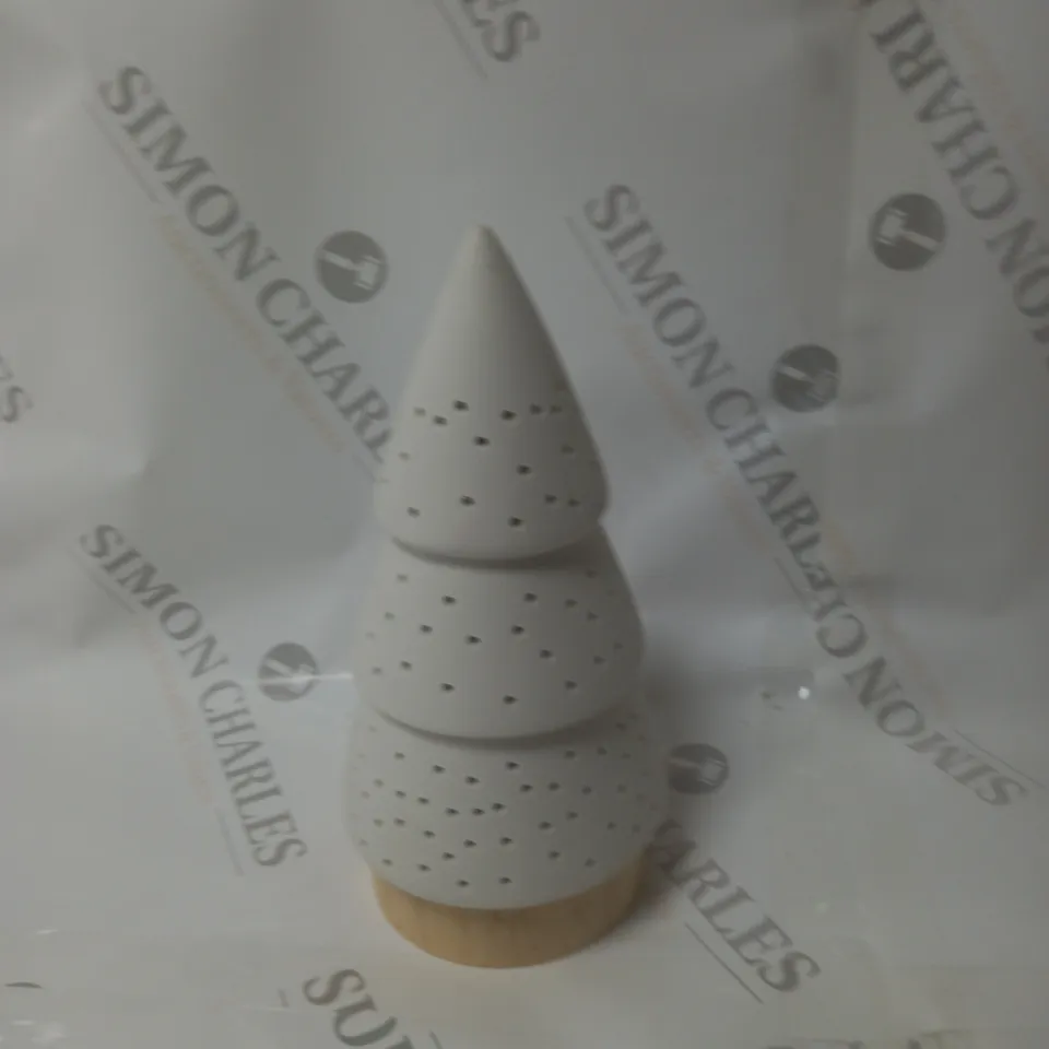 LIT CERAMIC TREE  RRP £19.99