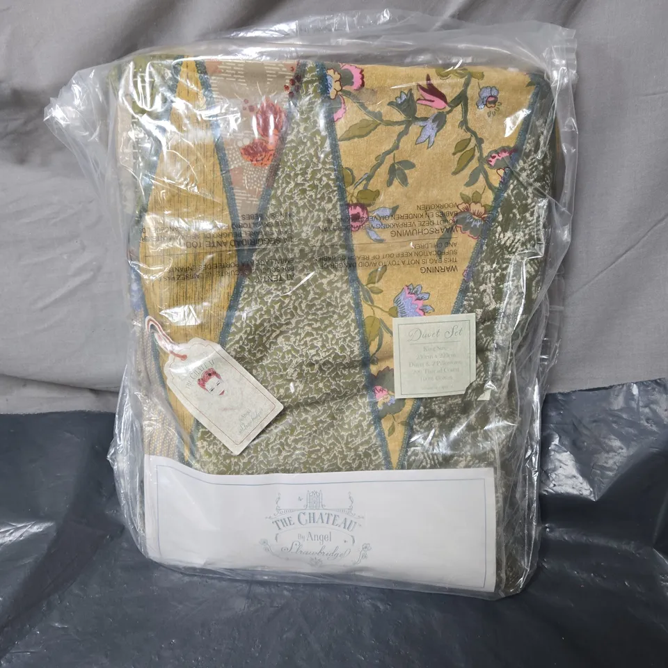 DUVET SET KING SIZE – THE CHÂTEAU BY ANGEL STRAWBRIDGE (230 X 220 CM) WITH 2 PILLOWCASES, 100% COTTON