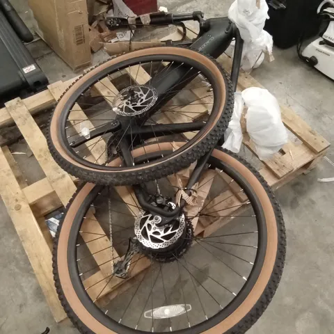 CLAUD BUTLER ELECTRIC BIKE