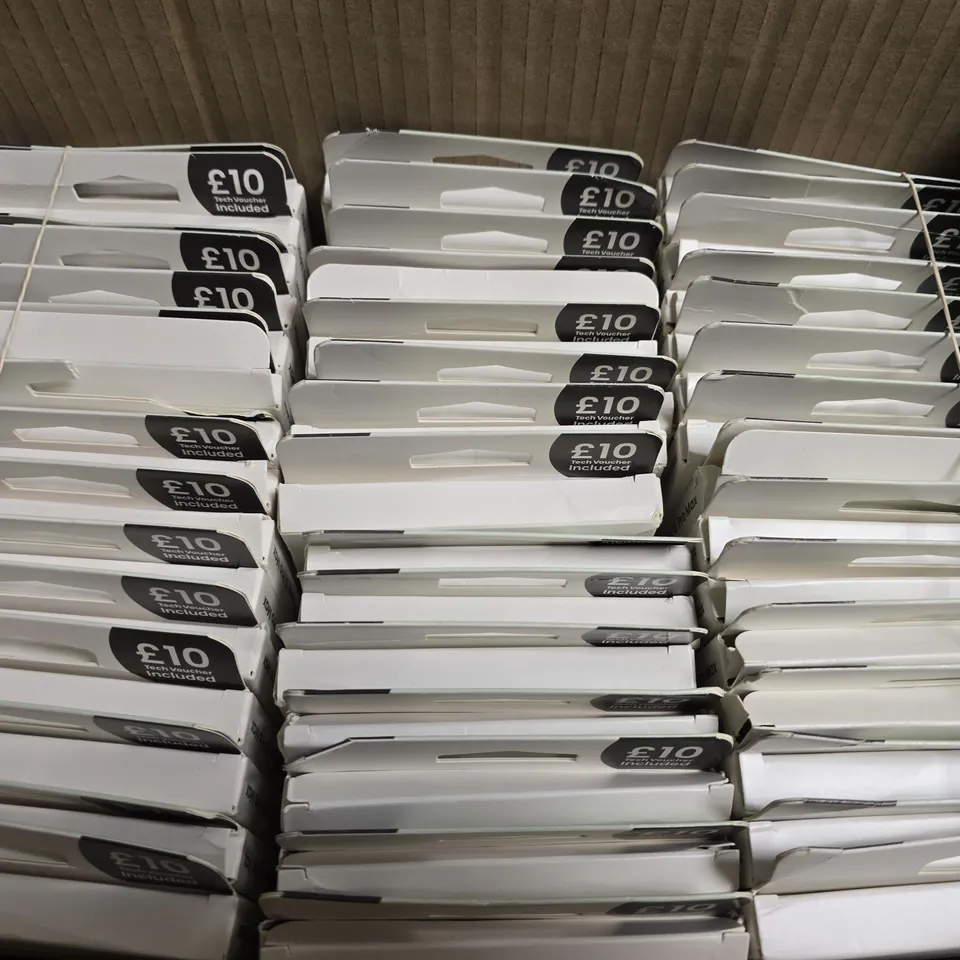 BOX OF APPROXIMATELY 20 MINUTE ONE IPHONE 16 PRO MAX CLEAR CASE