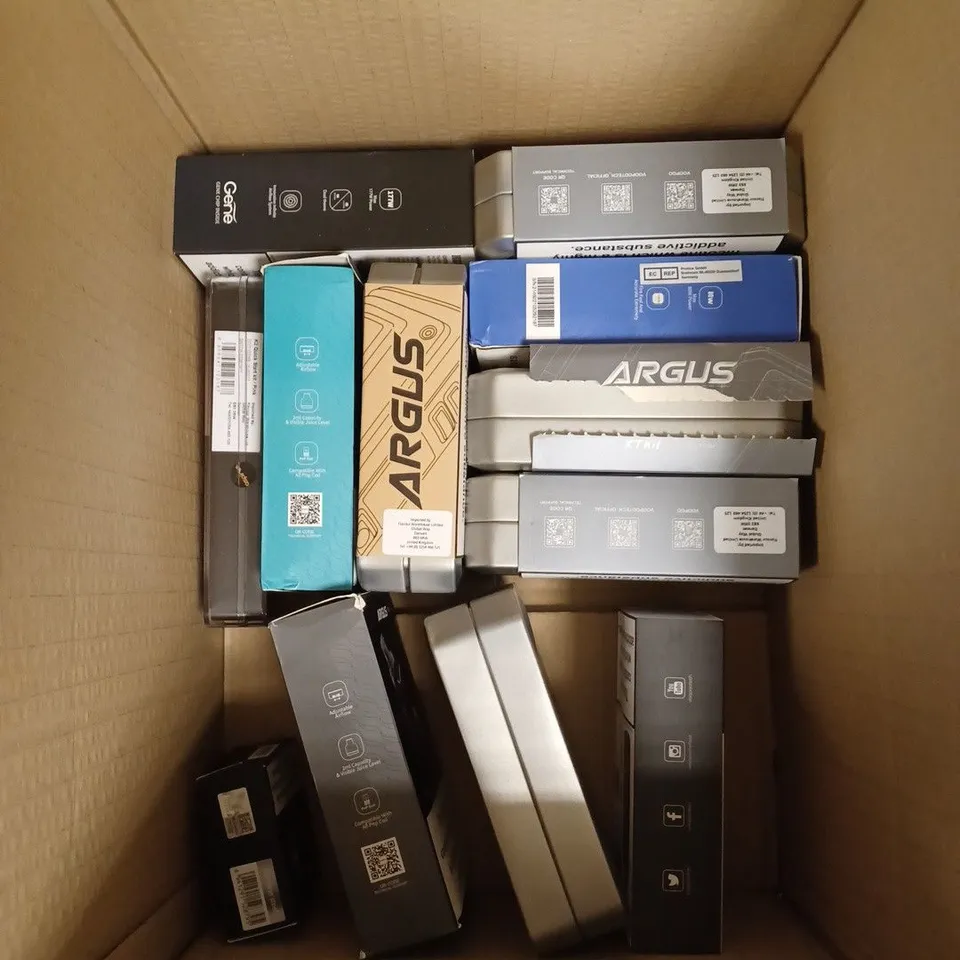 BOX OF APPROXIMATELY 25 E-CIGARETTE PRODUCTS TO INCLUDE ARGUS GT, ASPIRE QUICK STARTER KIT, VOOPOO DRAG X ETC