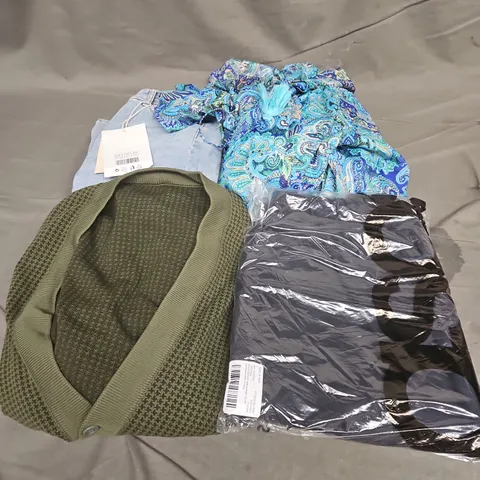 BOX OF APPROXIMATELY 20 ASSORTED CLOTHING ITEMS TO INCLUDE JEANS, DRESS, CARDIGAN, ETC