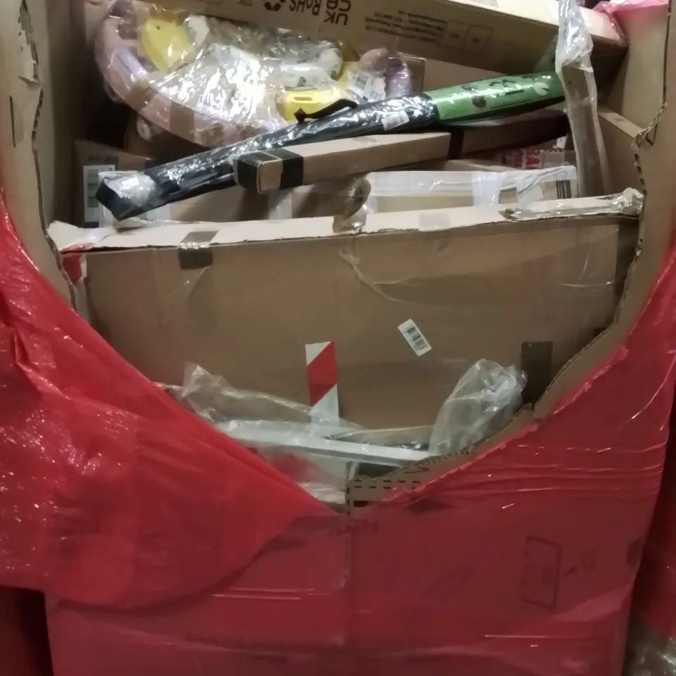 PALLET CONTAINING VARIOUS ASSORTED BOXED HOUSEHOLD ITEMS TO INCLUDE: BABY WALKER, BIRD SCARING KIT,  ROLLER BLINDS, CHAIR FLOOR MAT AND LOTS MORE UNMARKED BOXED ITEMS 