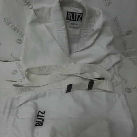 BLITZ WHITE KAROTAE OUT FIT 120CM CHILDREN