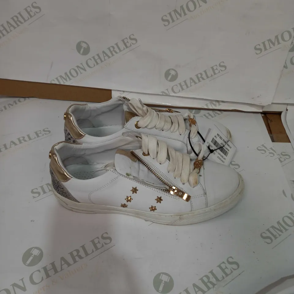 MODA IN PELLE WHITE TRAINER - SIZE EU 40