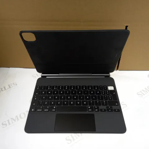 APPLE MAGIC KEYBOARD