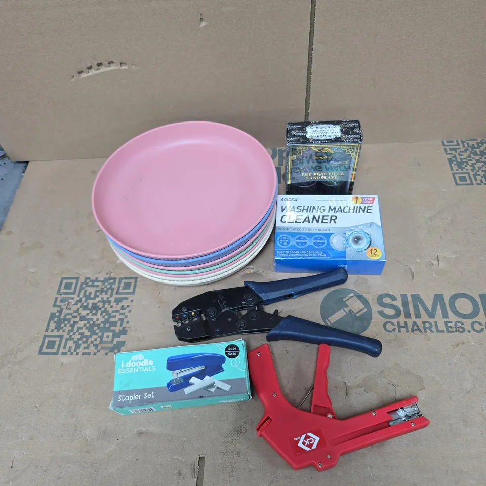 TOTE OF APPROXIMATELY 20 ASSORTED HOUSEHOLD ITEMS TO INCLUDE PLATES, STALPER, ASSORTED TOOLS, WASHING MACHINE CLEANER, SONGDAO THE BEAUTIFUL LANDSCAPE ETC