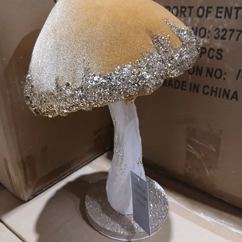 THIRTY SIX GISELA GRAHAM LONDON GLITTER MUSHROOM SCULPTURE – DECORATIVE ORNAMENT