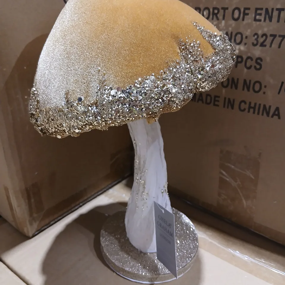 THIRTY SIX GISELA GRAHAM LONDON GLITTER MUSHROOM SCULPTURE – DECORATIVE ORNAMENT