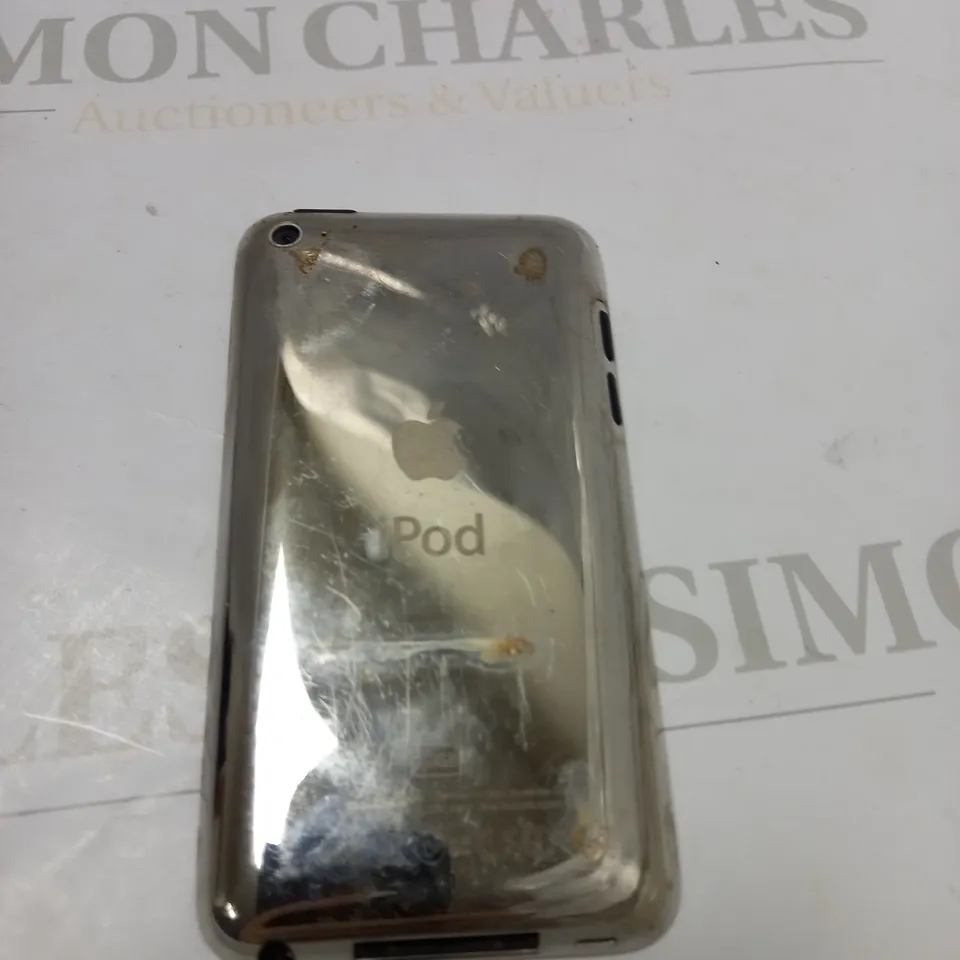 APPLE IPOD MODEL A1367 32GB WITH CASE