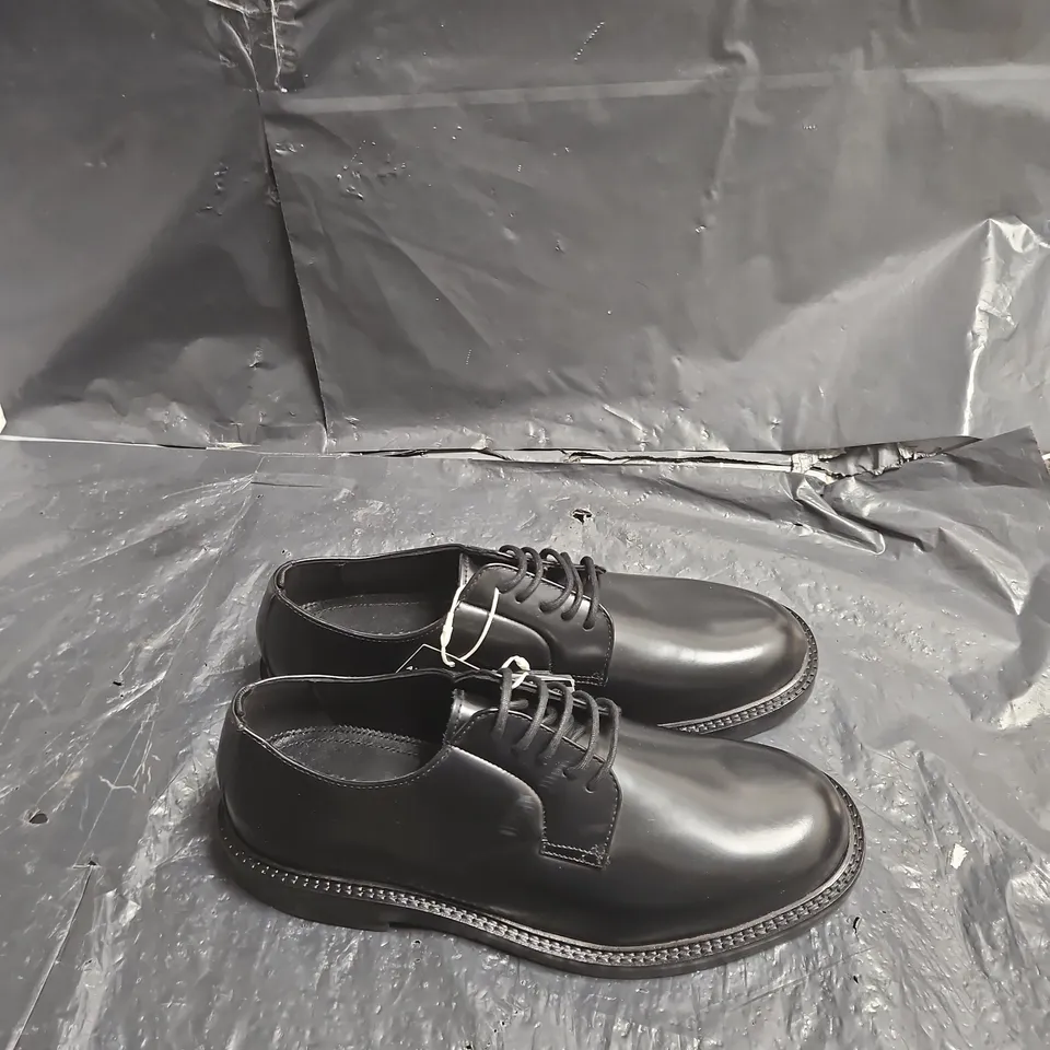 AUTOGRAPH BLACK LEATHER DERBY SHOES – UK 8 (AUS/NZ 8, US 9) – STANDARD FIT