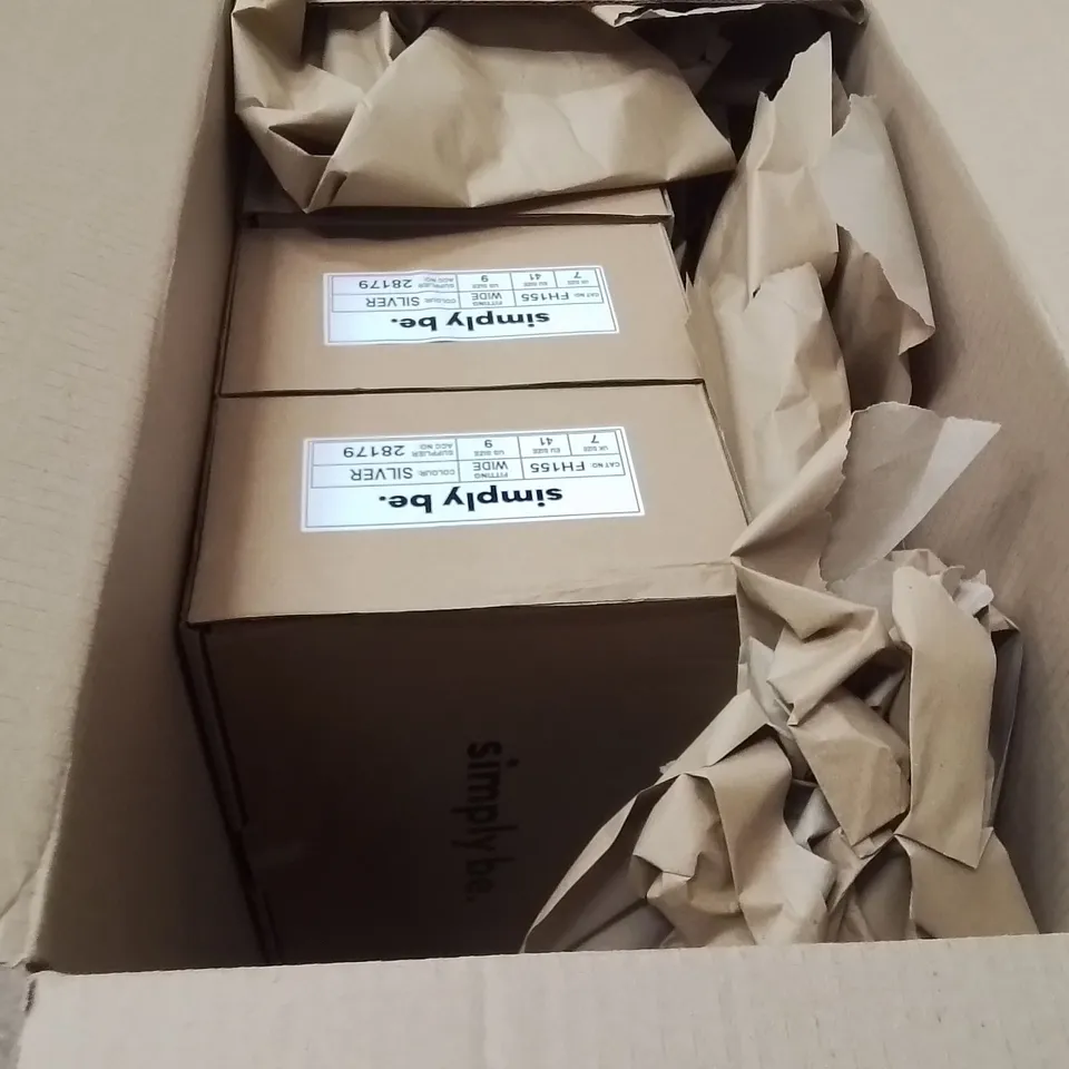 BOXED BRAND NEW APPROXIMATELY 5 SIMPLY BE DALLAS WIDE SHOES SIZE 7 SILVER