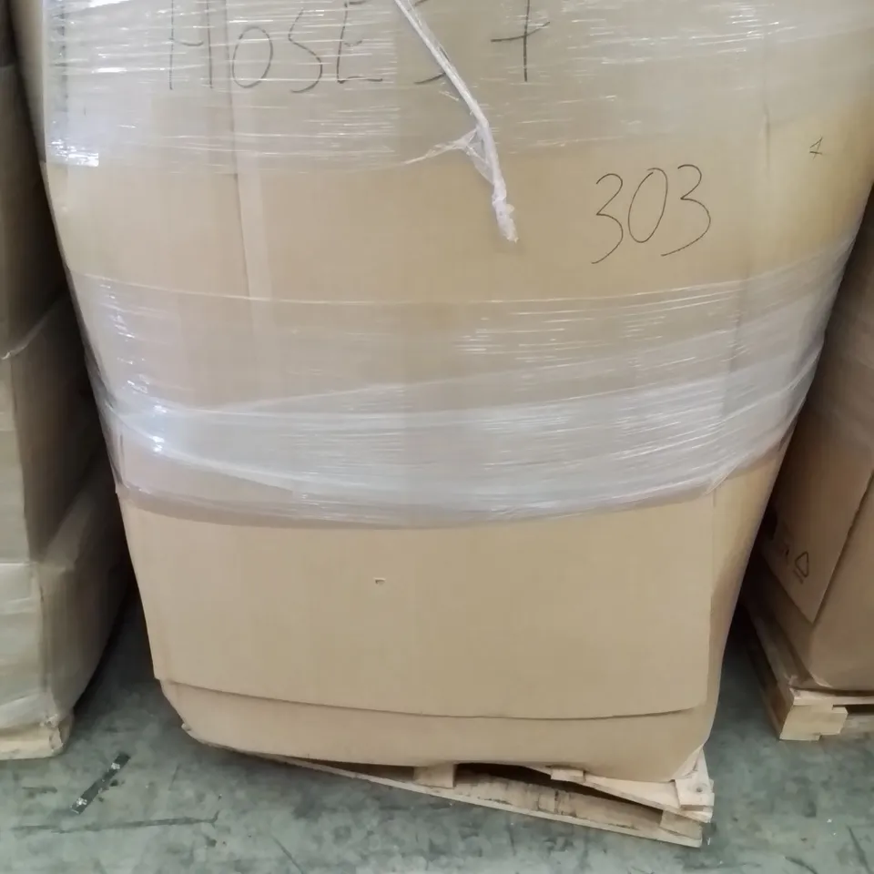 PALLET TO CONTAIN A LARGE QUANTITY OF GARDEN HOSES 