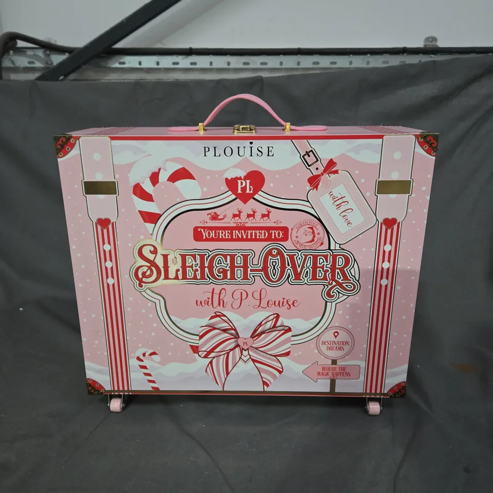 BOXED PLOUISE SLEIGH-OVER TRAVEL SUITCASE