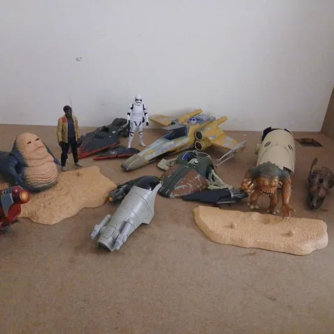 SMALL COLLECTION OF RETRO STAR WARS COLLECTABLES