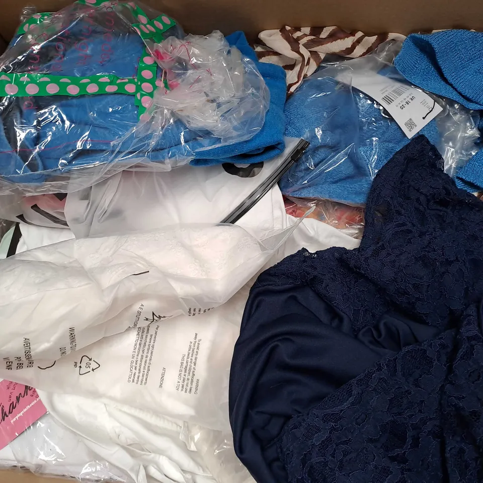 BOX OF APPROXIMATELY 25 ASSORTED CLOTHING ITEMS TO INCLUDE - TROUSERS , DRESS , T-SHIRT ETC