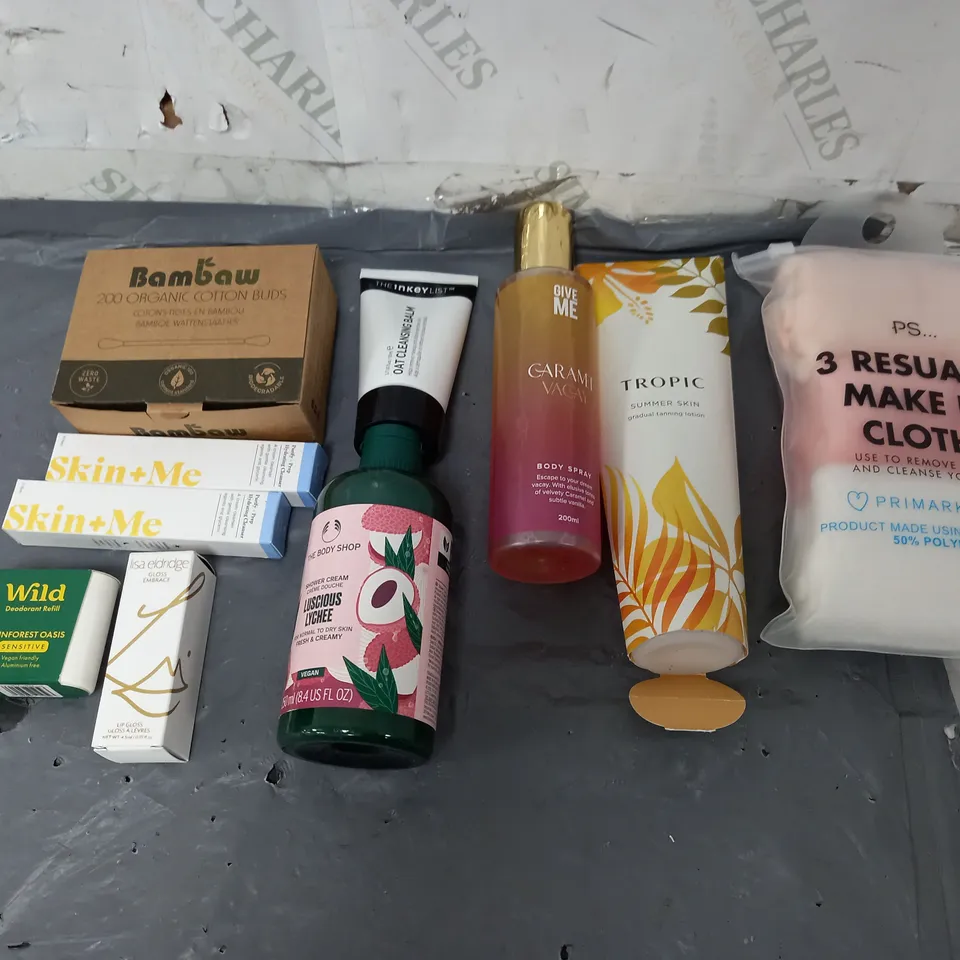 BOX OF APPROXIMATELY 12 ASSORTED COSMETIC ITEMS TO INCLUDE- GIVE ME CARAMAL VACAY - TROPIC SUMMER SKIN - BAMBAW COTTON BUDS ETC. 