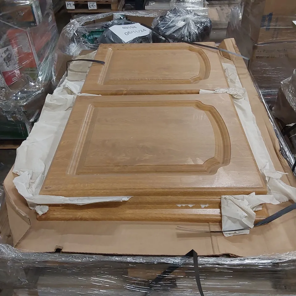 PALLET OF LARGE QUANTITY OF KITCHENS/BEDROOM REPLACEMENT CABINET DOOR/DRAWER/END PANELS IN ASSORTED SIZES