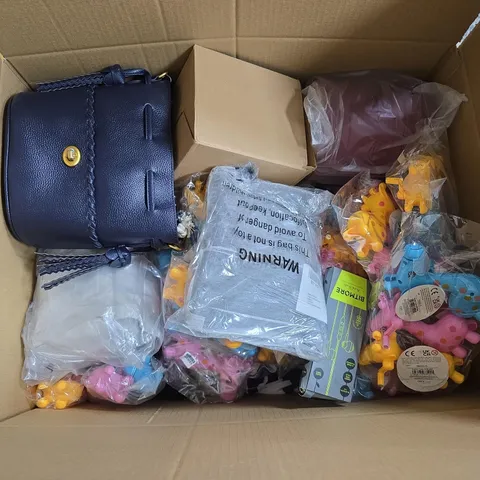 APPROXIMATELY 20 ASSORTED ITEMS TO INCLUDE GIRAFFE FANS, HANDBAG, CLOTHING, ETC - COLLECTION ONLY