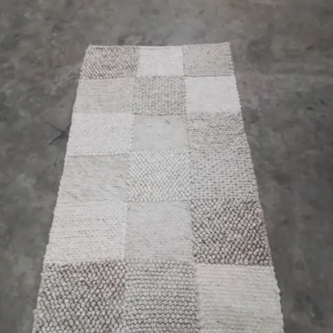 QUALITY DESIGNER AREA RUG - APPROXIMATELY 150X80CM
