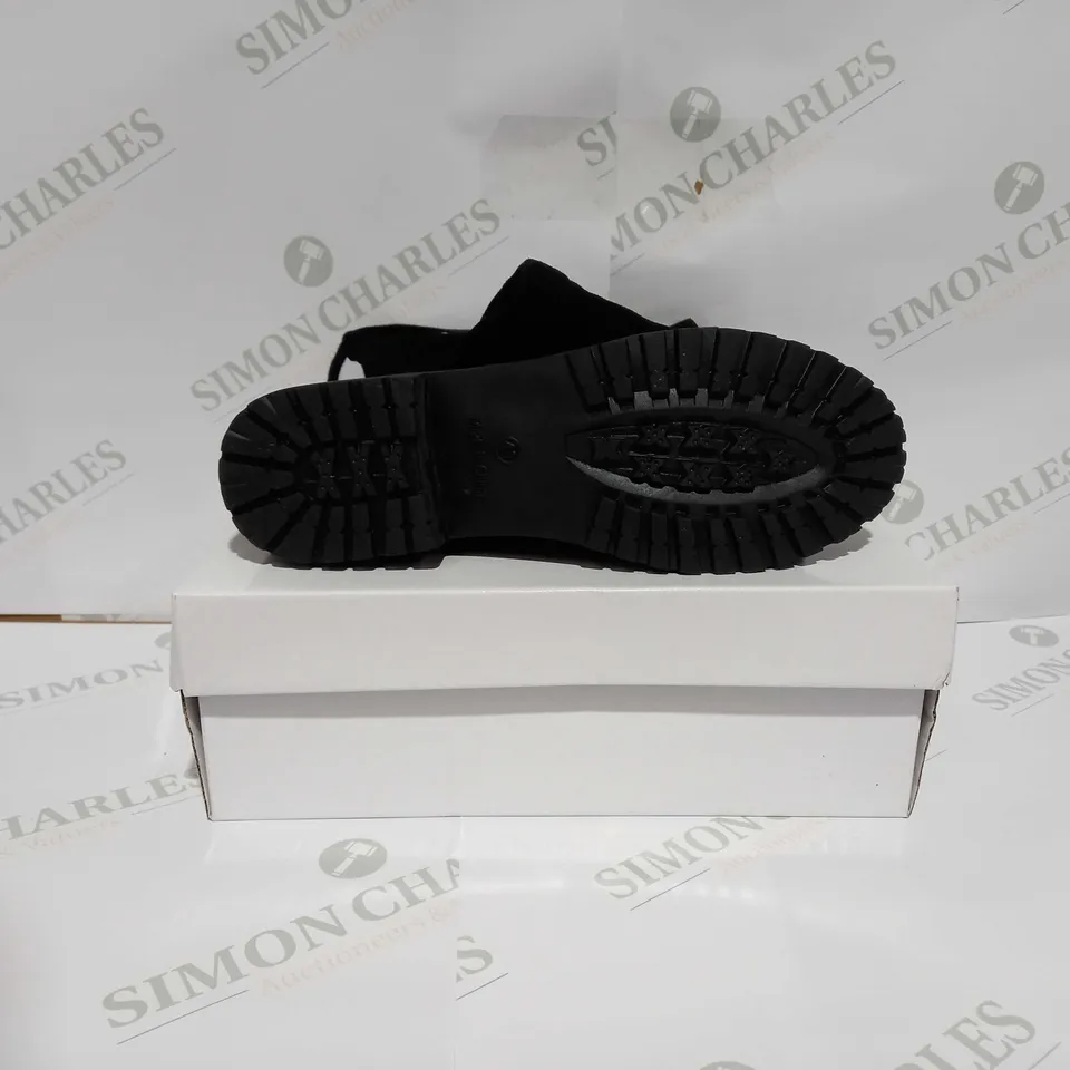 SHEIN TIE BACK SLIP-ON SOCK BOOTS - EU 40