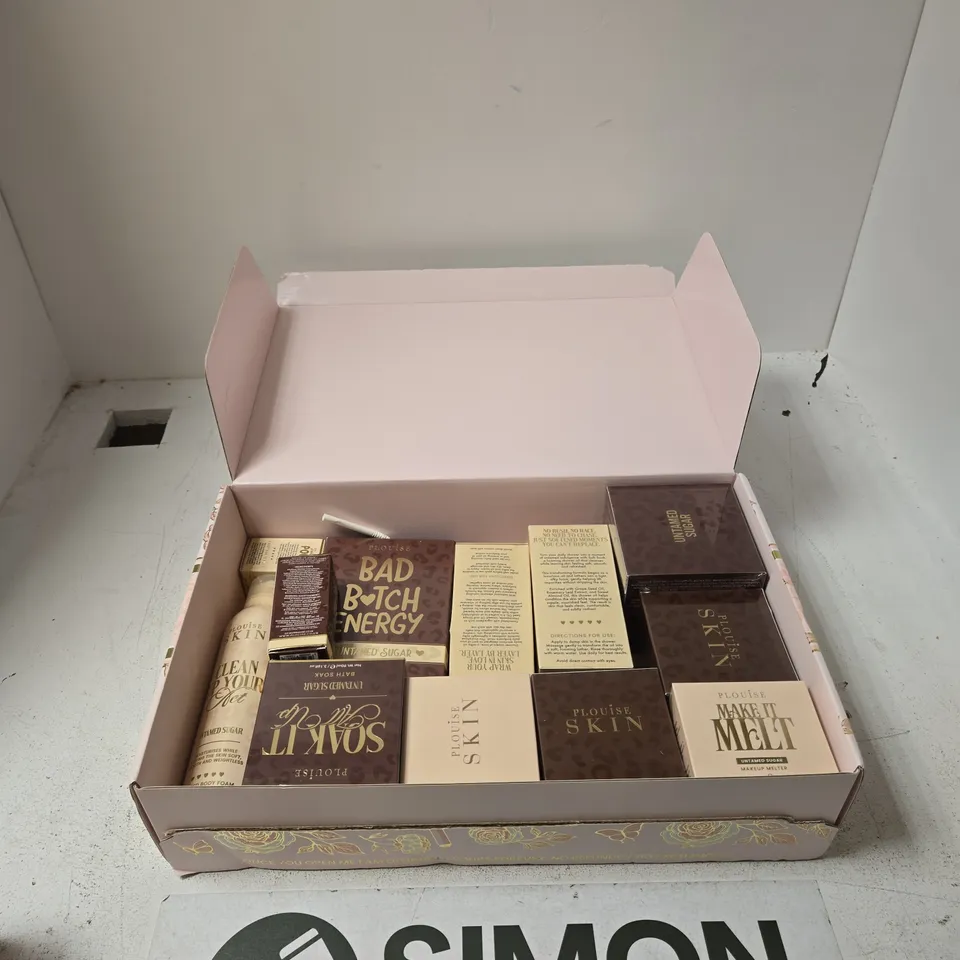 P LOUISE SKIN MINI MAKE-UP GIFT SET – PINK FLORAL BOX