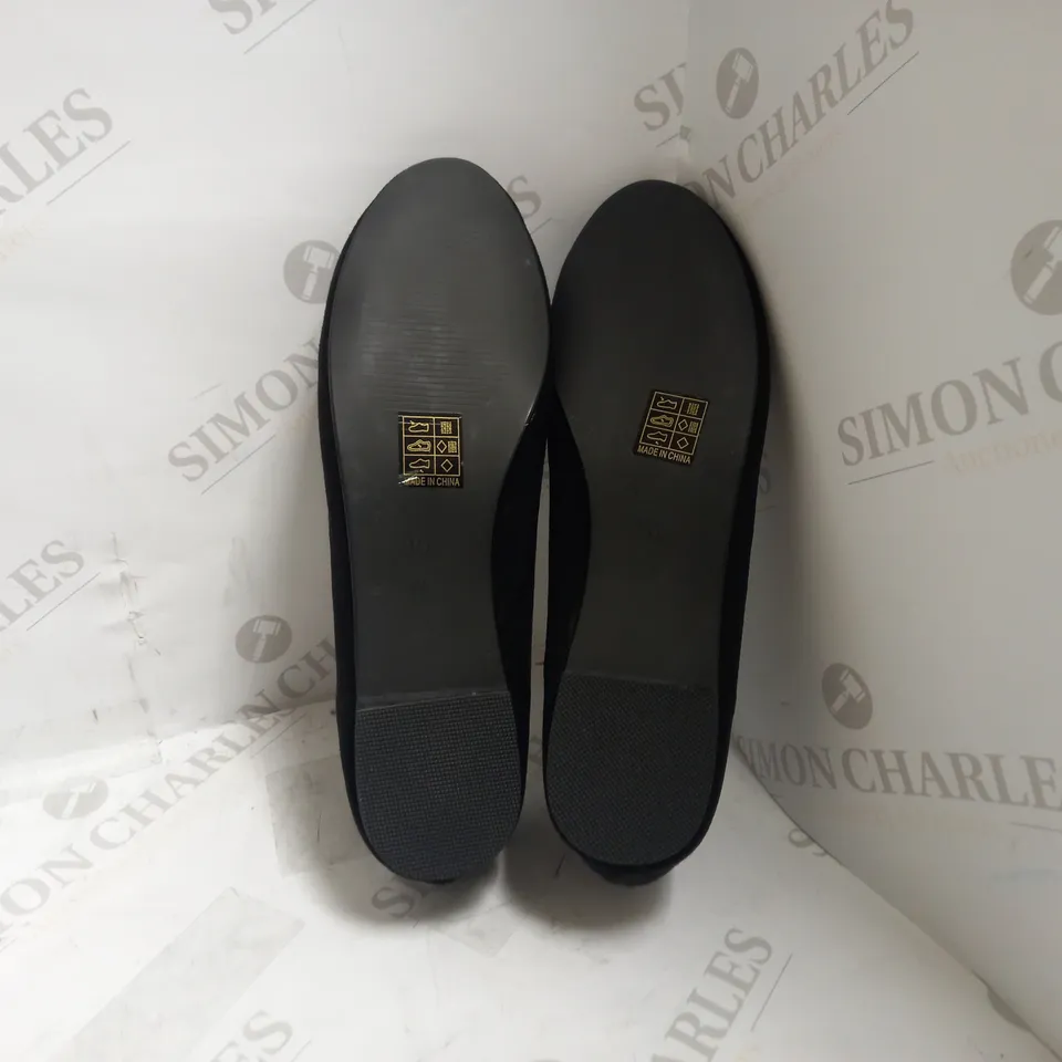PRETTY LITTLE THING BOW BALLET FLATS UK SIZE 8