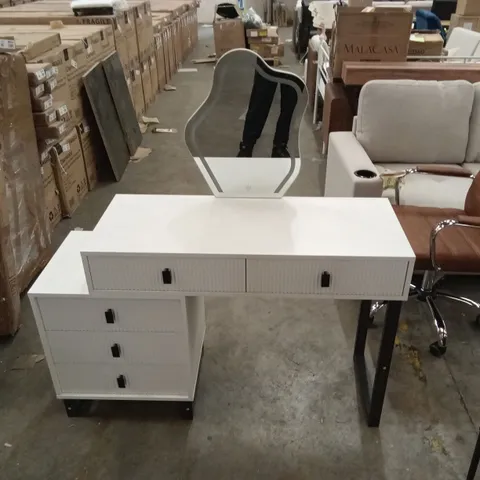 DESIGNER DRESSING TABLE