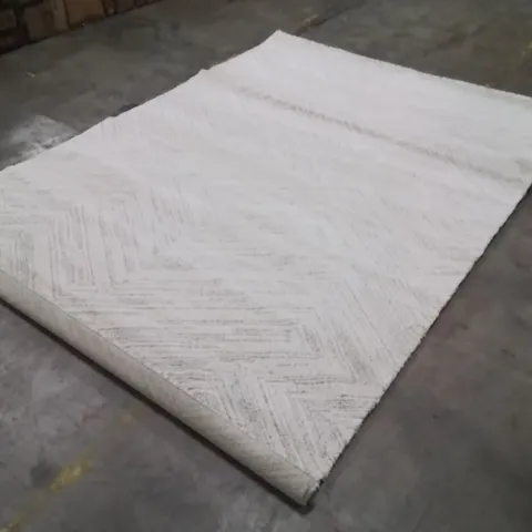 QUALITY DESIGNER AREA RUG APPROXIMATELY 230X160CM