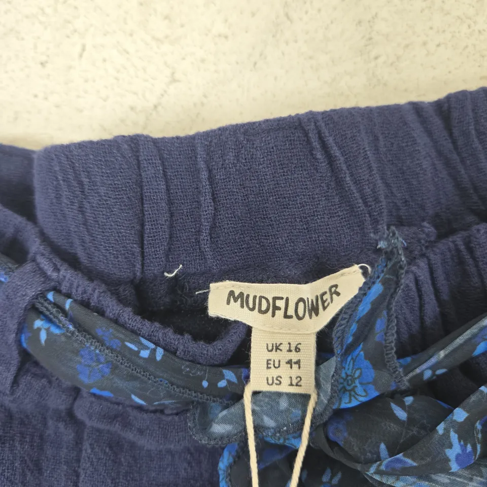 MUDFLOWER WOMEN'S NAVY TROUSERS WITH FLORAL BELT – UK 16 (EU 44, US 12)